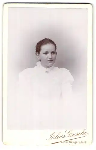 Fotografie Julius Grusche, Altgersdorf, Portrait Mädchen in weiss