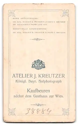 Fotografie J. N. Kreutzer, Kaufbeuren, Am Wiesthor, Herr im Anzug blickt mürrisch