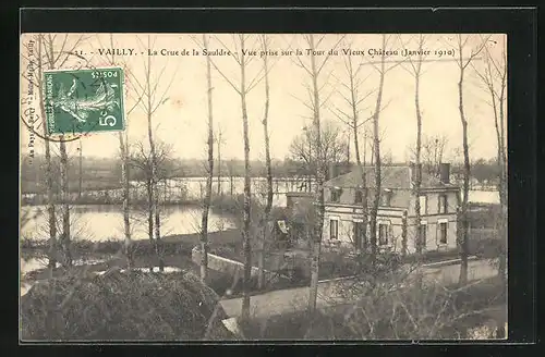 AK Vailly, La Crue de la Sauldre - Vue prise sur la Tour du Vieux Chateau (Janvier 1910)
