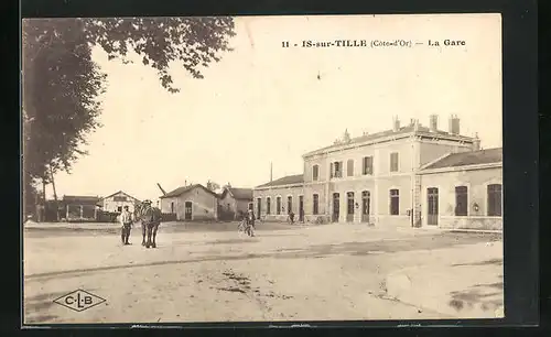 AK Is-sur-Tille, La Gare / Bahnhof
