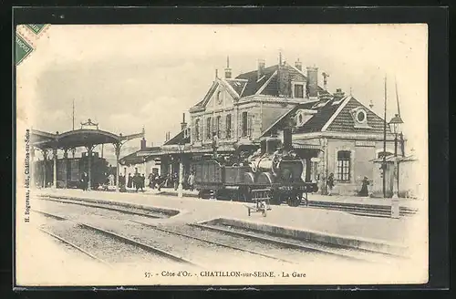AK Chatillon-sur-Seine, Cote d`Or, La Gare, Zug im Bahnhof