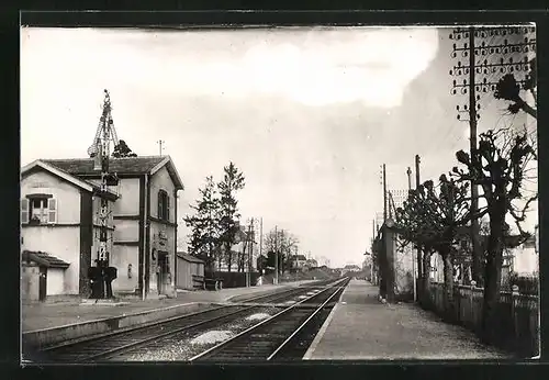 AK Saint-Mesmin, La Gare, Bahnhof im Herbst
