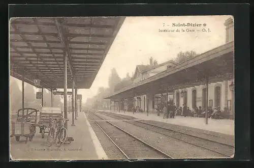 AK Saint-Dizier, Intérieur de la Gare, Bahnhof