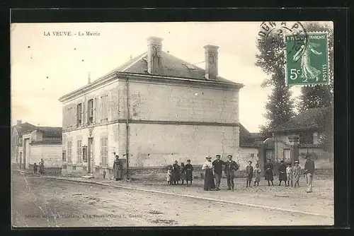 AK La Veuve, La Mairie