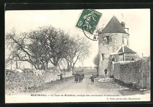 AK Montmirail, La Tour de Montlean, vestige des anciennes Fortifications