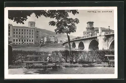 AK Skopje / Ueskueb, Blick zur Brücke