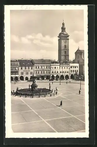 AK Budweis / Ceske Budejovice, Marktplatz mit Denkmal