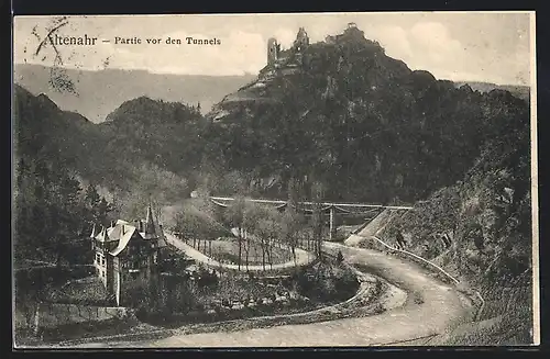 AK Altenahr, Partie vor den Tunnels mit Ruine