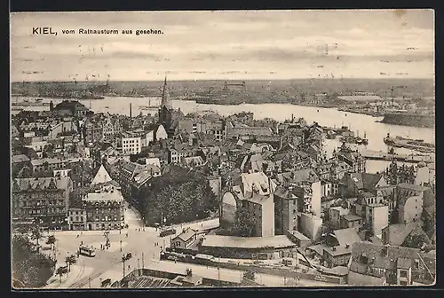 AK Kiel, Stadtansicht mit Strassenbahn vom Rathaus aus gesehen