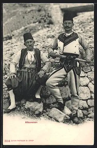 AK Zwei albanische Männer in Tracht