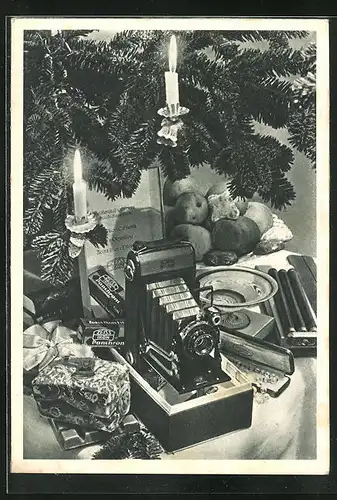 AK Fotoapparat und Weihnachtsteller unterm Tannenbaum