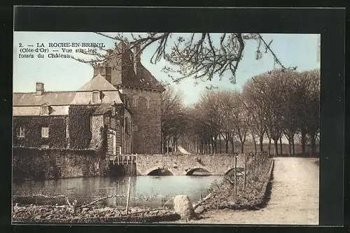 AK La Roche-en-Brenil, Vue sur, les fossés du Chateau