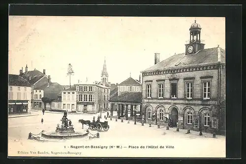 AK Nogent-en-Bassigny, Place de l`Hotel de Ville