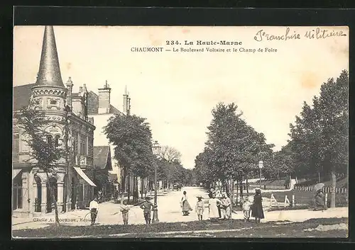 AK Chaumont, Le Boulevard Voltaire et le Champ de Foire