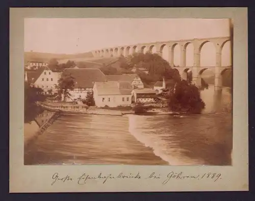 Fotografie Ansicht Göhren, Blick auf das Eisenbahnviadukt nebst Wehr am Ort 1889