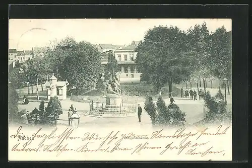 AK Aachen, Wachmann neben Kriegerdenkmal auf dem Bahnhofsplatz
