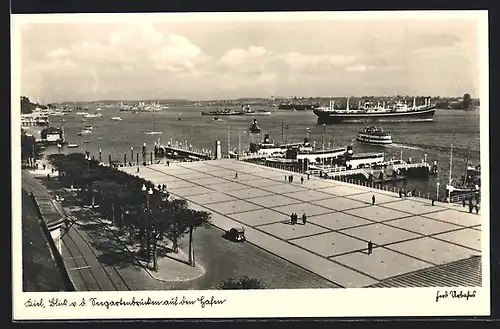 AK Kiel, Blick von der Seegartenbrücke auf den Hafen