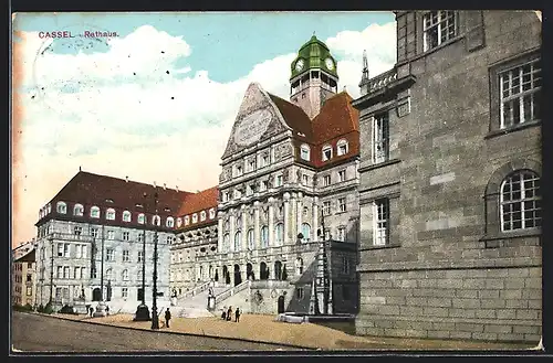 AK Kassel, Rathaus mit Passanten