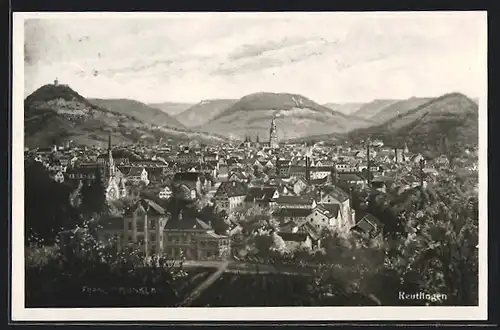 AK Reutlingen, Gesamtansicht mit Blick in die Berge