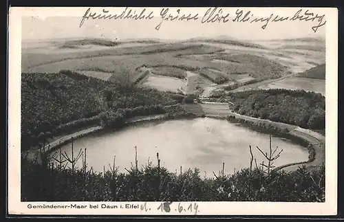 AK Daun /Eifel, Gemünder Maar mit Hügelland