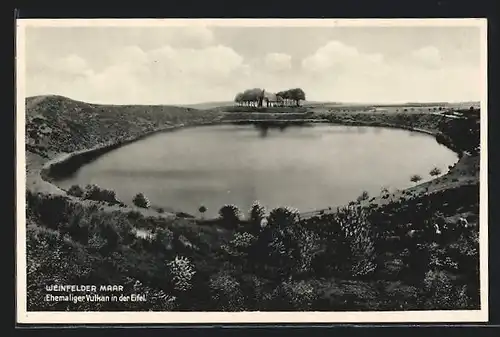 AK Daun /Eifel, Weinfelder Maar von oben
