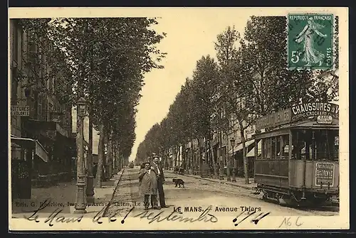 AK Le Mans, Avenue Thiers, Strassenpartie mit Strassenbahn