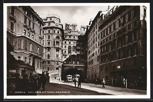 AK Genova, Galleria Vittorio Emanuele, Strassenbahn