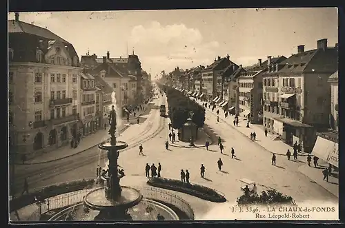 AK La Chaux de Fonds, Rue Léopold-Robert, Strassenbahn