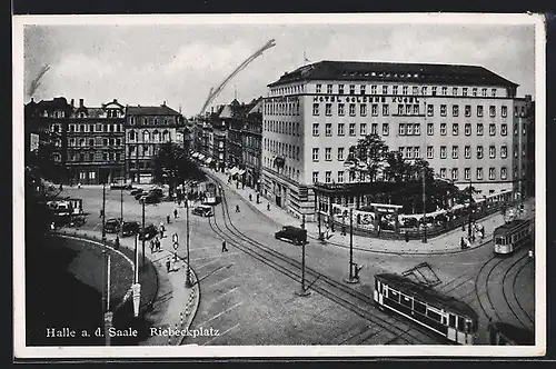 AK Halle / Saale, Riebeckplatz mit Strassenbahn & Hotel goldene Kugel