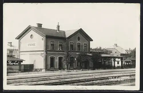 AK Starkoc, Bahnhof mit Gleisen und Bahnsteig