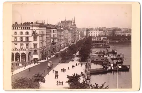 Fotografie unbekannter Fotograf, Ansicht Hamburg, Blick auf den Jungfernstieg mit Schiffsanleger