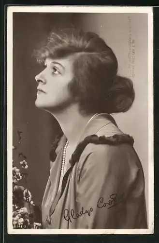 AK Schauspielerin Gladys Cooper im Profil