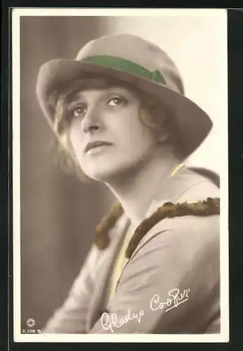 AK Schauspielerin Gladys Cooper mit schickem Hut