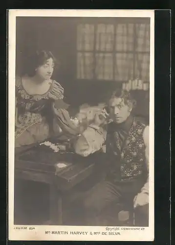 AK Schauspieler Martin Harvey und Schauspielerin De Silva am Tisch