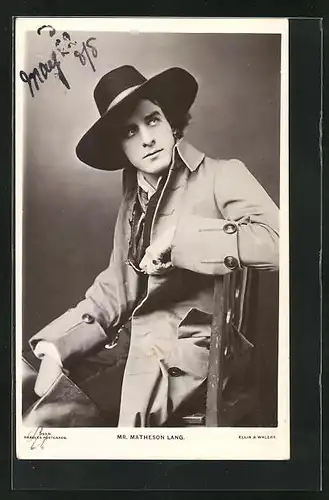 AK Schauspieler Matheson Lang im Mantel mit Hut