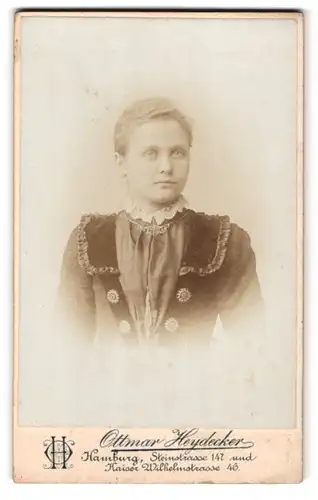 Fotografie Ottmar Heydecker, Hamburg, Steinstrasse 147 und Kaiser Wilhelmstrasse 46, Portrait junge Dame mit Halskette