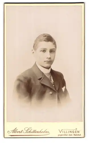 Fotografie Albert Schittenhelm, Villingen, Portrait Knabe in Anzug