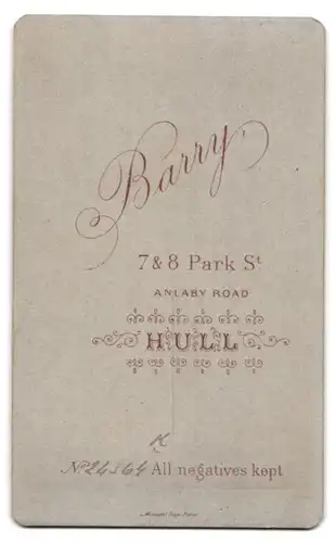 Fotografie Barry, Hull, 7 & 8 Park Street, Knabe im feinen Zwirn