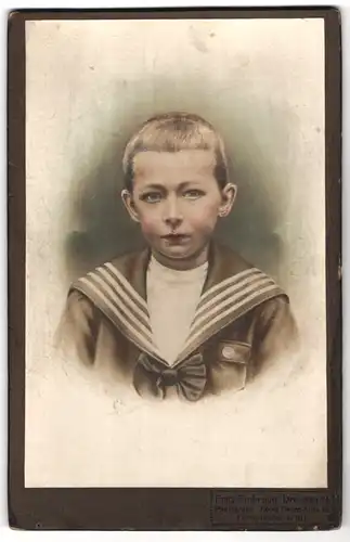 Fotografie Fritz Embruch, Dresden-N, König Georg-Allee 15, Portrait kleiner Junge im Matrosenanzug