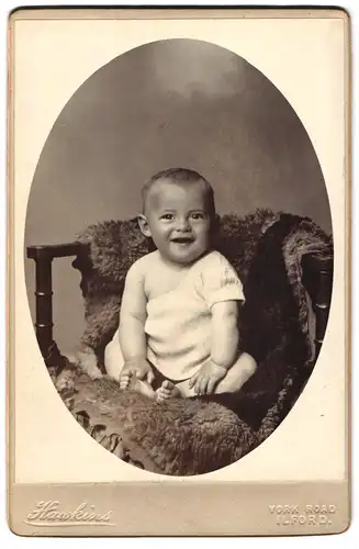 Fotografie Hawkins, Ilford, York Road, Portrait Säugling in Leibchen