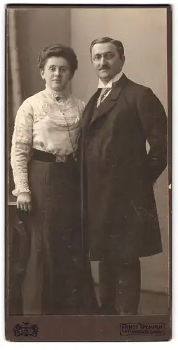 Fotografie Ernst Tremper, Hannover, Cellerstrasse 19, Ehepaar in schicker Abendkleidung
