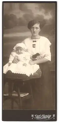 Fotografie Carl Kunze, Leipzig, Eisenbahnstrasse 47, Junge Frau mit Tochter