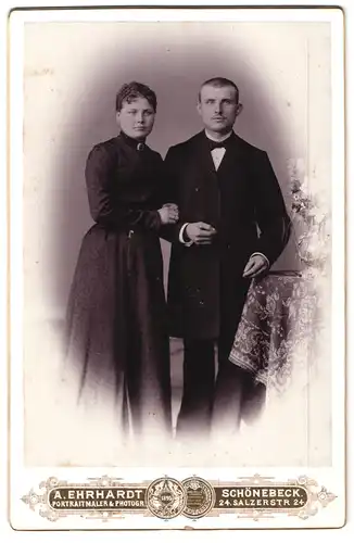 Fotografie A. Ehrhardt, Schönebeck, Salzerstrasse 24, Portrait junge Dame und Herr