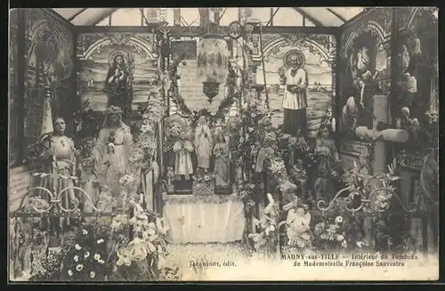 AK Magny-sur-Tille, Intérieur du Tombeau de Mademoiselle Francouise Sauvestre