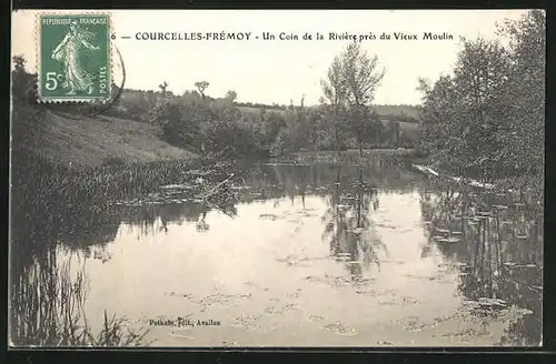 AK Courcelles-Frémoy, un Coin de la Riviére prés du Vieux Moulin