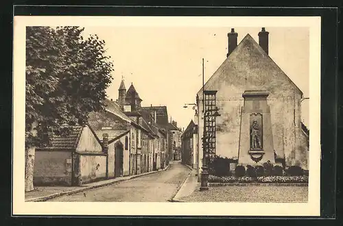 AK Saint-Jean-de-Losne, Rue du Canal, Monument aux Morts