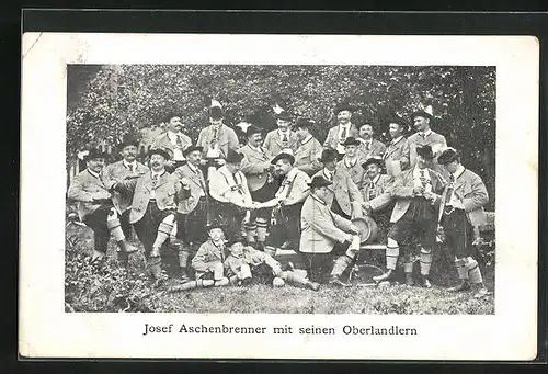 AK Josef Aschenbrenner mit seinen Oberlandlern, Trachtenkapelle