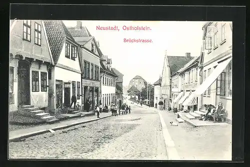 AK Neustadt / Ostholstein, Blick in die Brückstrasse
