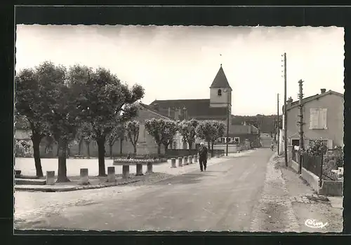 AK Longchamp-sur-Aujon, La Grande Rue et la Place