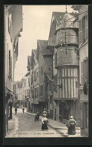 AK Troyes, La Rue Champeaux, Tourelle